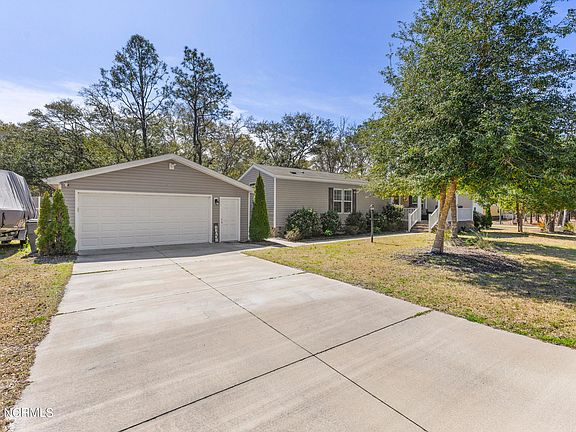 3rd image of 3426 Dolphin Drive SE