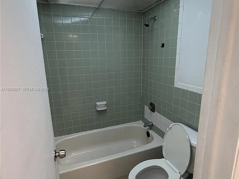 7010 NW 186th St #5-121A — Photo 2