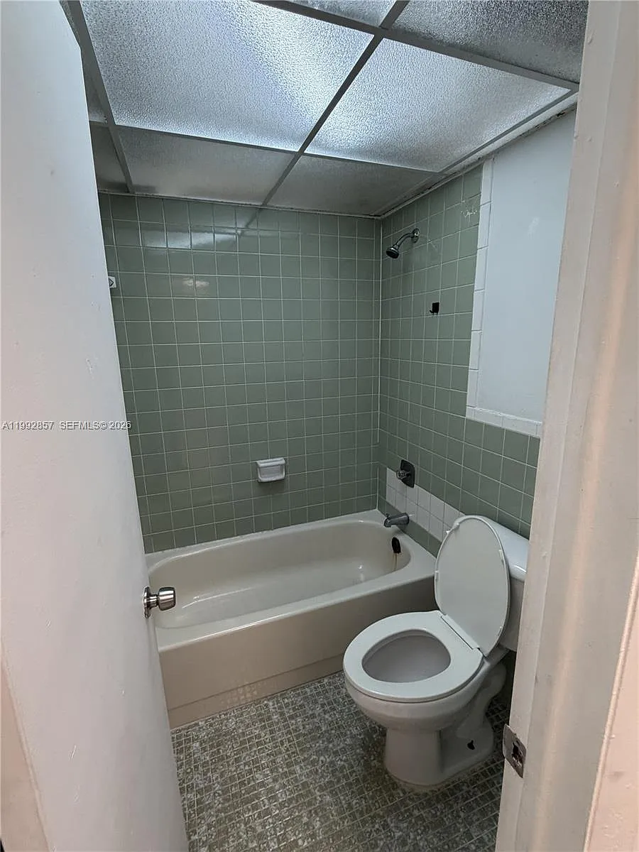Building Photo - 7010 NW 186th St #5-121A