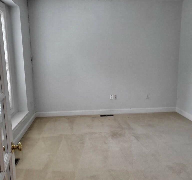 1st image of 2 Shannon Dr