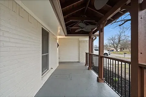 3 bed, 1427 sqft, $2,300 — Photo 1