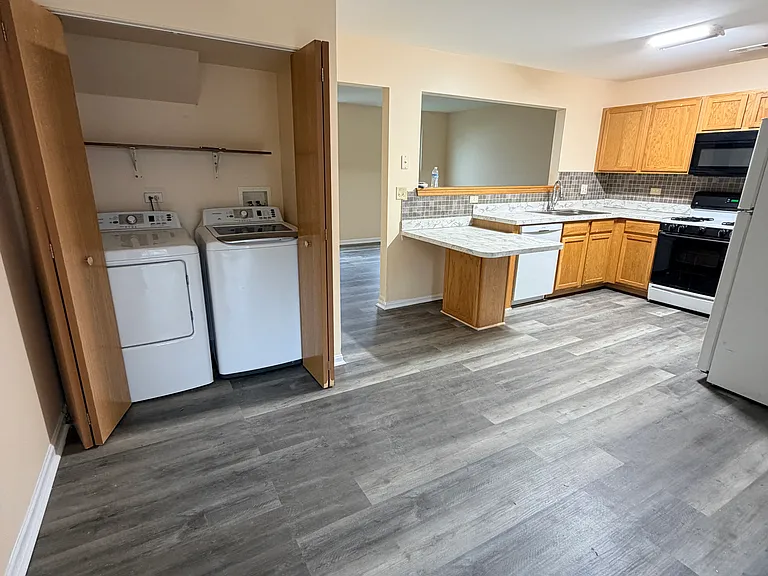916 Symphony Dr — Photo 11