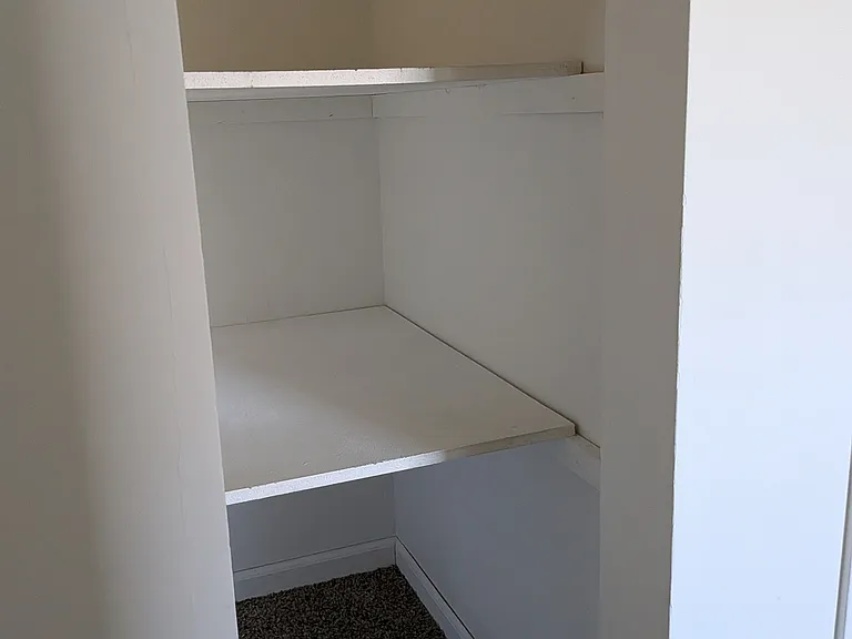 3910 Overland Cir — Photo 23