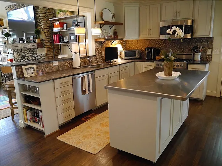 746 Forrest Trl NW — Photo 3