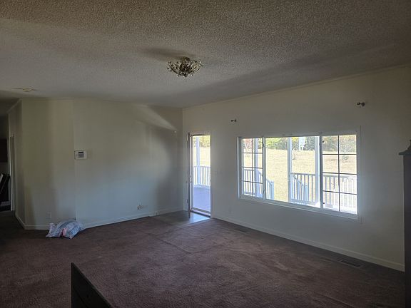 5th image of 2156 Scottsburg Rd