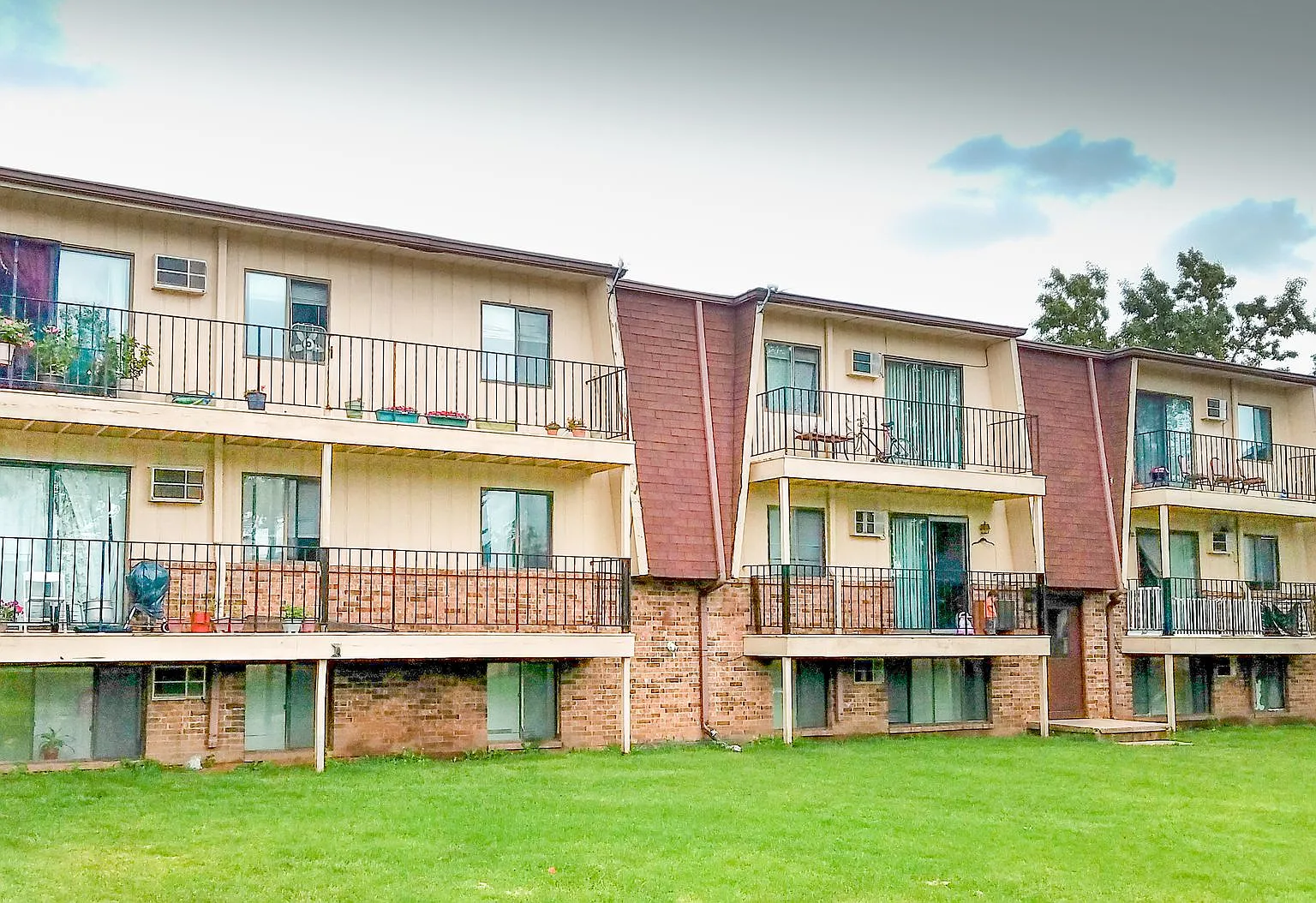 Belmar Apartments — Photo 3