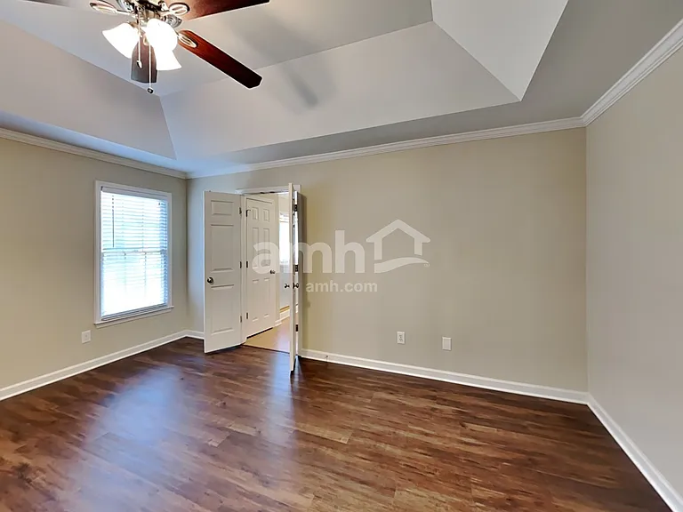 2923 Villa Lake Dr — Photo 12