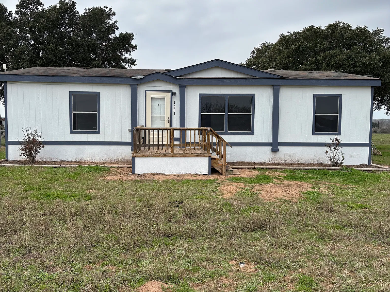 3 bed, 1500 sqft, $1,200 — Photo 1