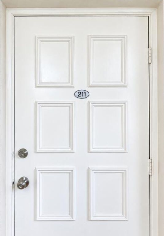 3800 Oaks Clubhouse Drive Unit 211, photo 4