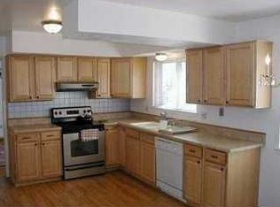 3042 Lexington Dr, Ann Arbor, MI 48105