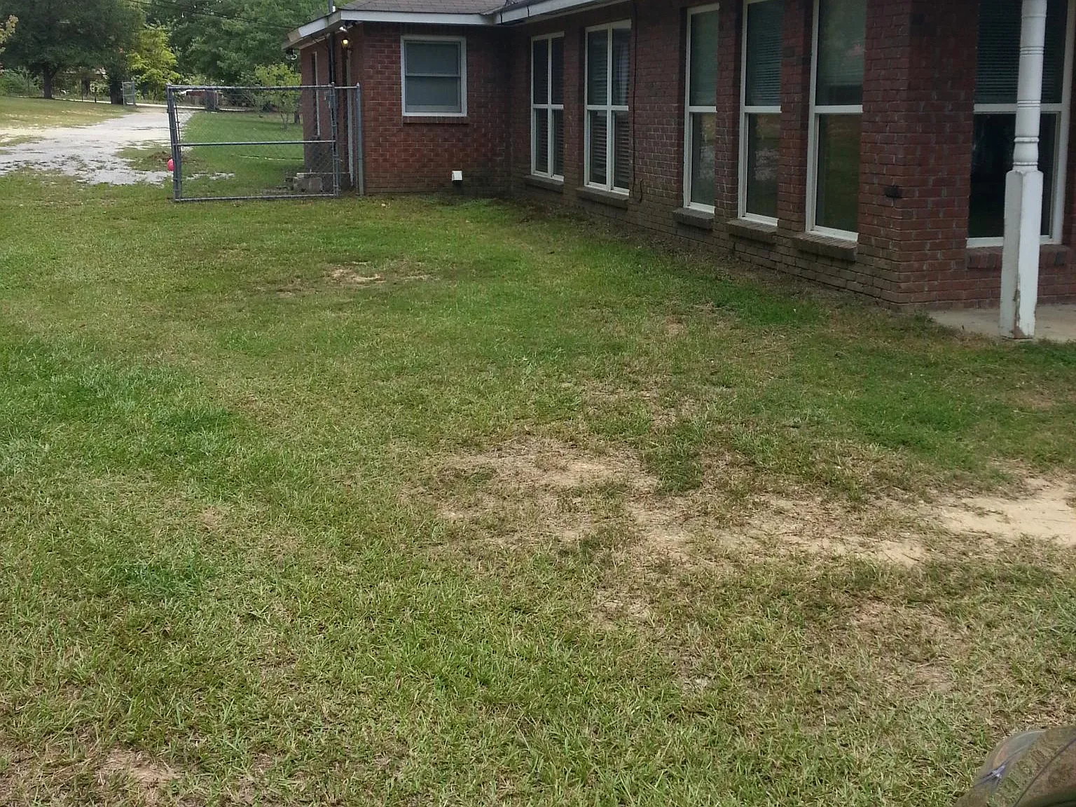 4 bed, 2428 sqft, $2,500 — Photo 3