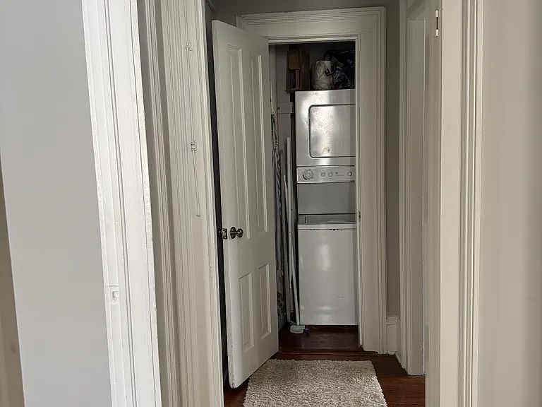 223 W Waldburg St #A — Photo 21