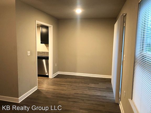 5th image of 1401 NE Mary Ct