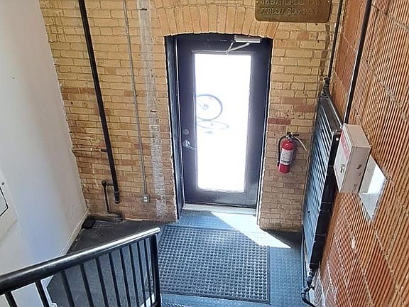 4th image of 2480 Dundas St W