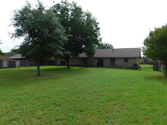 3rd image of 1523 Lorene Ln