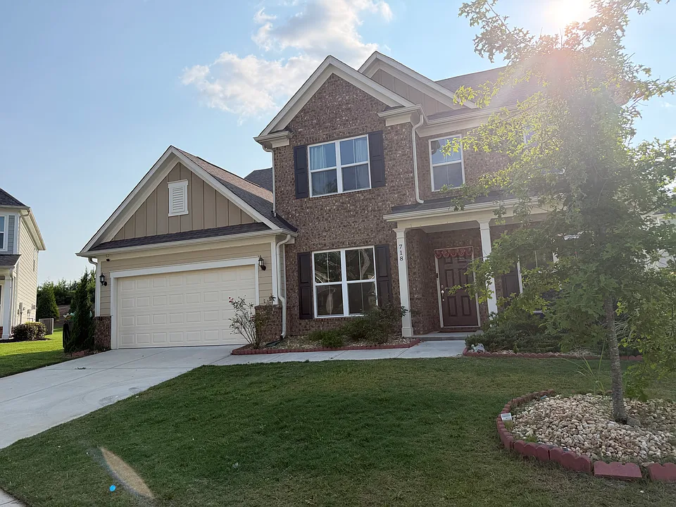 718 Fairway Dr