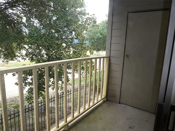 5th image of 16111 Aspenglen Dr APT 1004