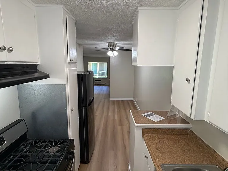 Stone Gate Apartments — Photo 40