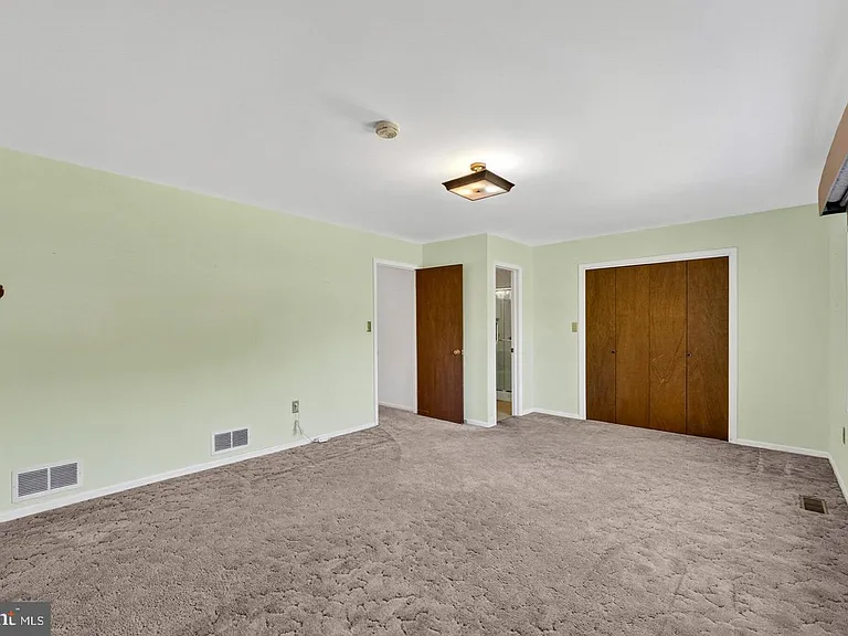 40297 Braddock Rd — Photo 26