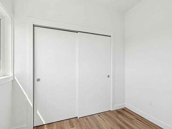 4th image of 145 W Chelsea Mews #84