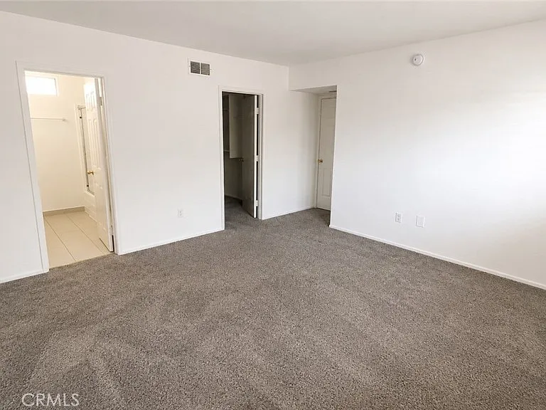 5255 Bellingham Ave — Photo 7