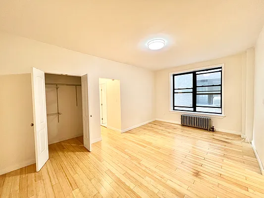 Rented by A&E Real Estate Management | media 6