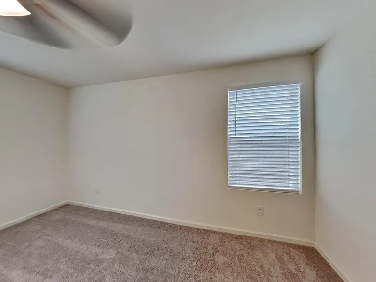 13515 Kinsman Rd — Photo 10