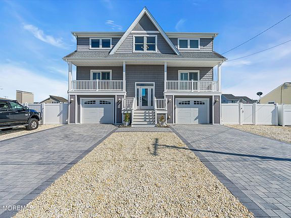 2nd image of 826 Leeward Drive