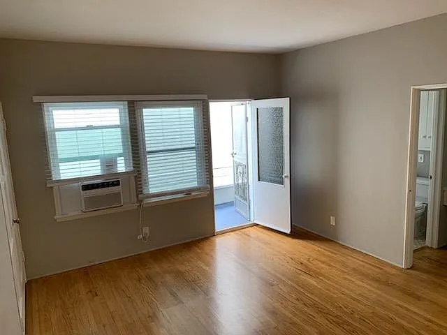 215 W Lomita Ave #11 — Photo 2