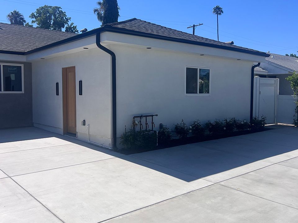 2nd image of 7669 Beeman Ave
