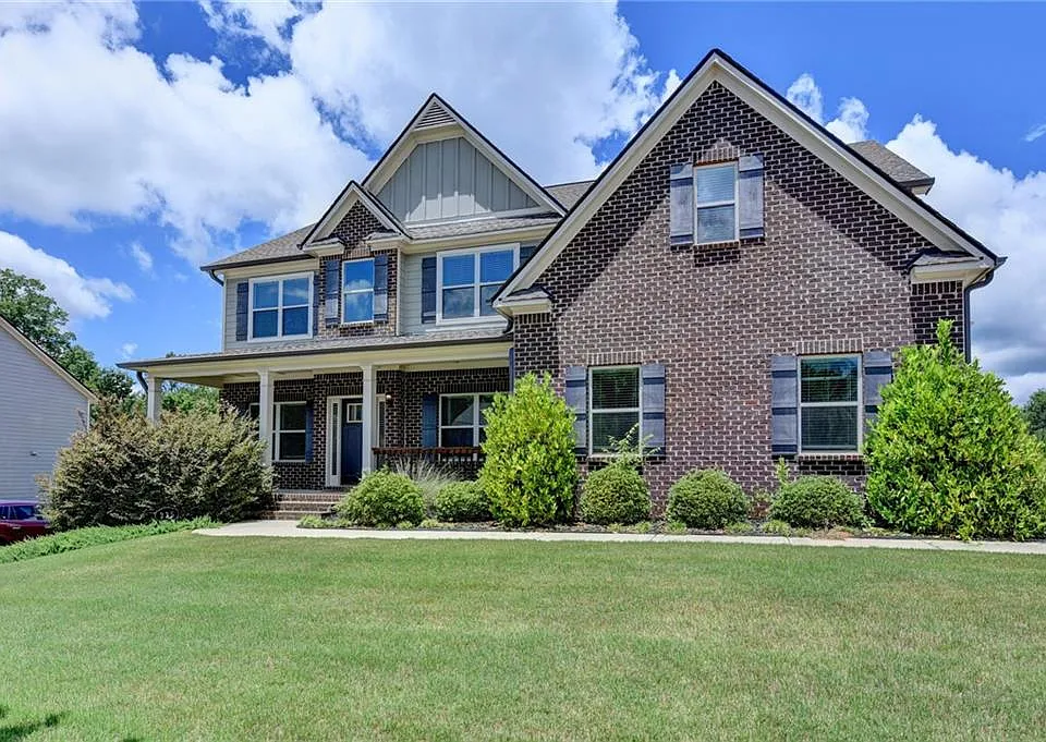 235 Bella Dr