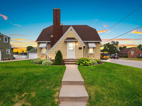 822 E Kimberly Ave, Kimberly, WI 54136