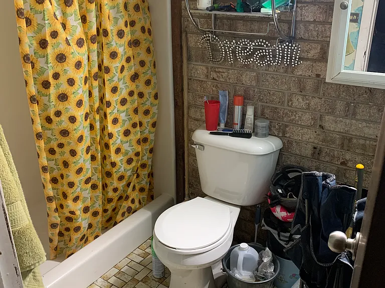 320 N Crystal St #C — Photo 8