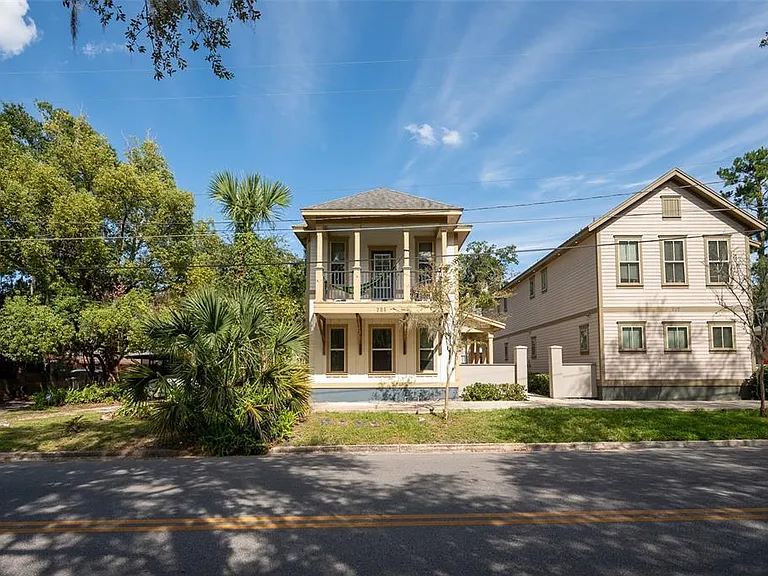 721 NW 10th St #10 — Photo 2