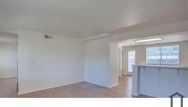 503 Daniels Ave — Photo 5
