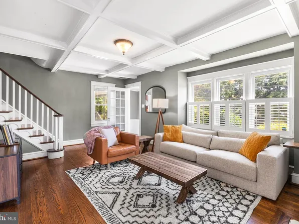 2404 Poplar Rd, Havertown, PA 19083