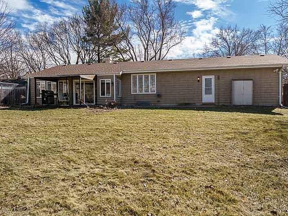 4th image of 1901 East Colley Road