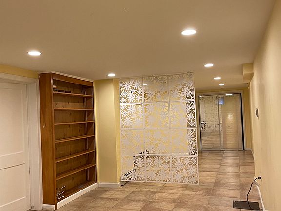 4th image of 29 Marvin Ln #A