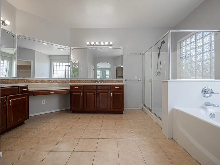 15268 W Coolidge St — Photo 19