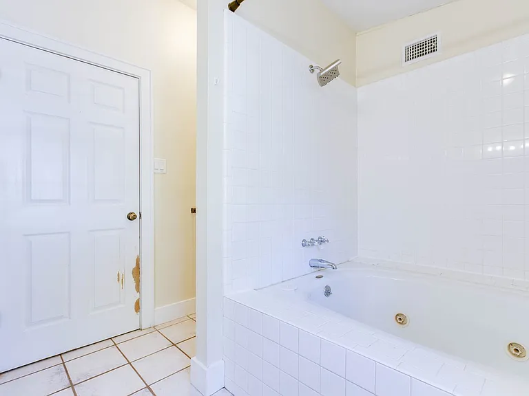 1119 Kenwood Dr — Photo 25