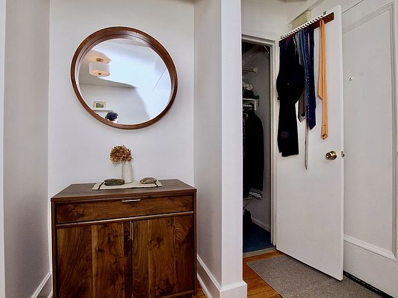 3rd image of 321 E 43rd St APT 211