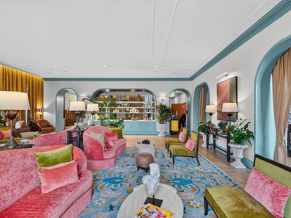 2700 NW 2nd Ave #528