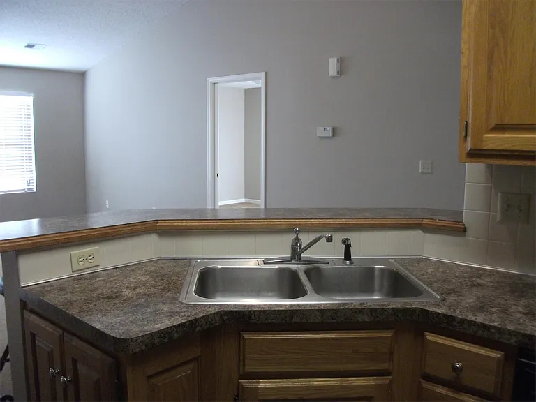 2901 Russel Ct — Photo 6
