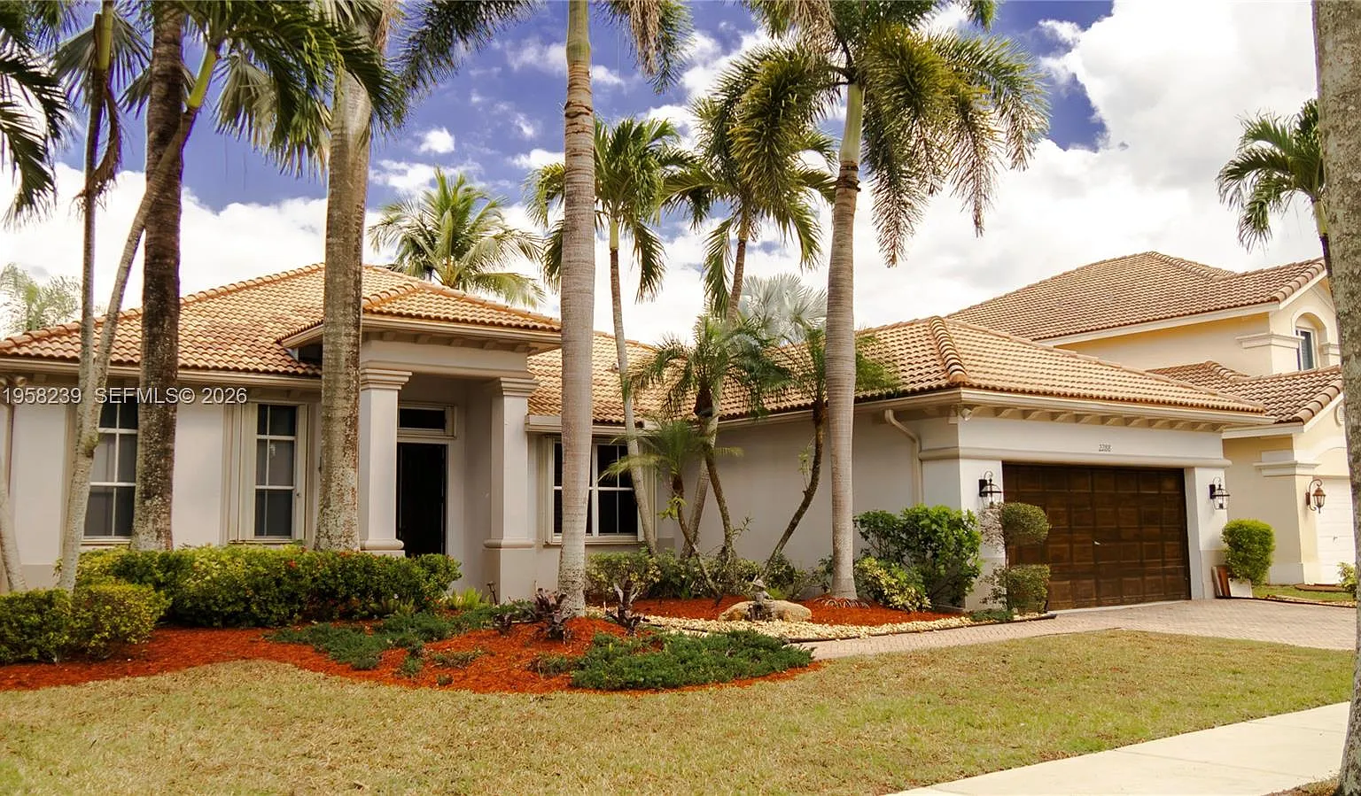 4 bed, 2.5 bath, 2674 sqft, $6,800 — Photo 1