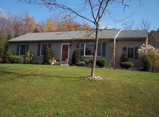 216 Clump Rd, Green Lane, PA 18054