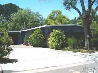 5 Victor Ct photo 1