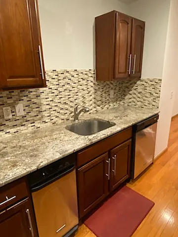 2121 Carpenter St #1 — Photo 2