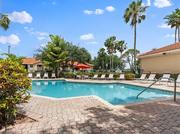 Palm Springs Apartments