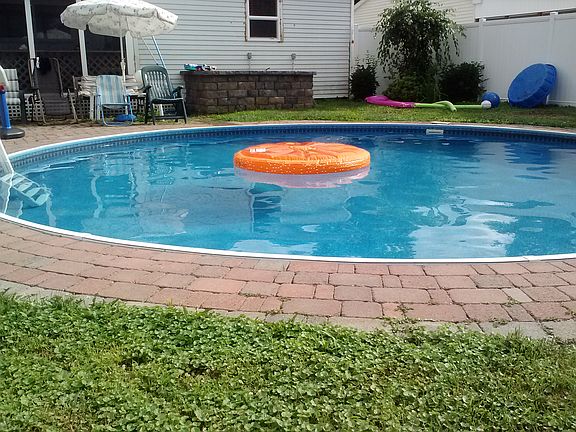 3rd image of 104 Douglas Dr