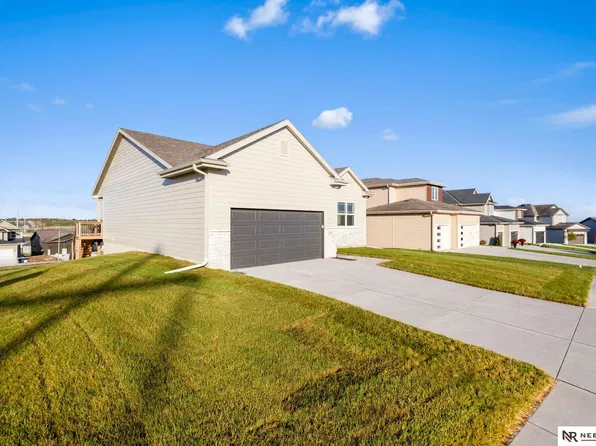 12248 S 111th Ave, Papillion, NE 68046